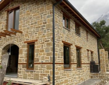 Cobble Stone Driveway