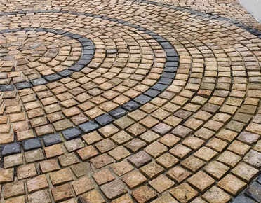 Cobble Stone Driveway