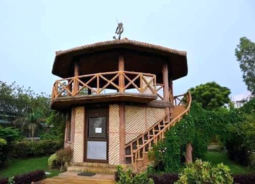 Close-up of Faux Bois texture showing wood grain